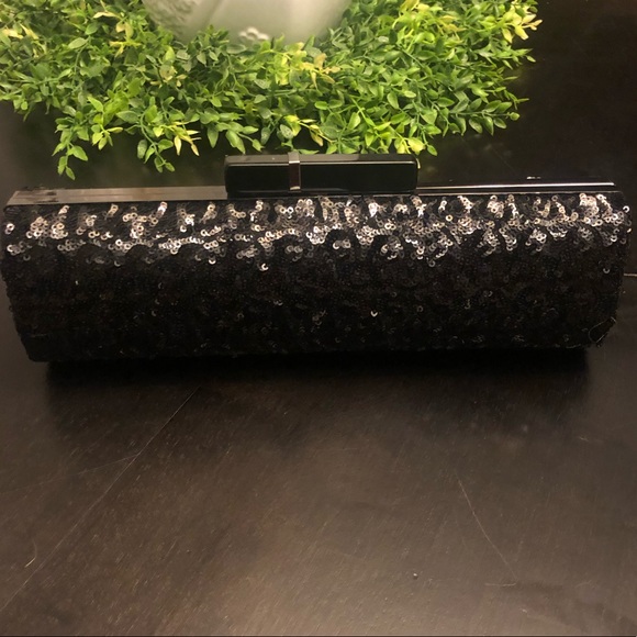 COPY - Bebé black Sequin Clutch - Picture 4 of 5